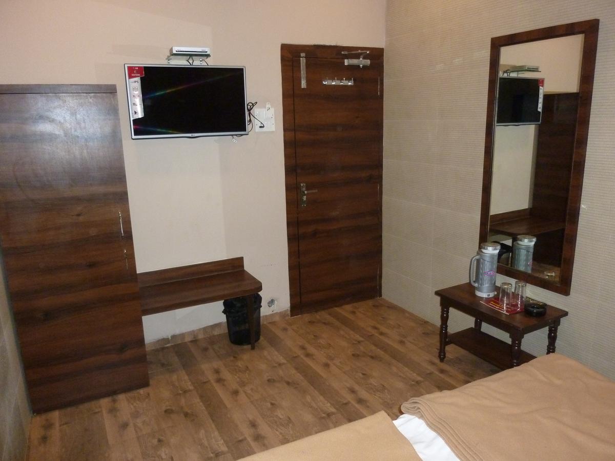 Hotel Regal Palace Mumbai Exterior foto