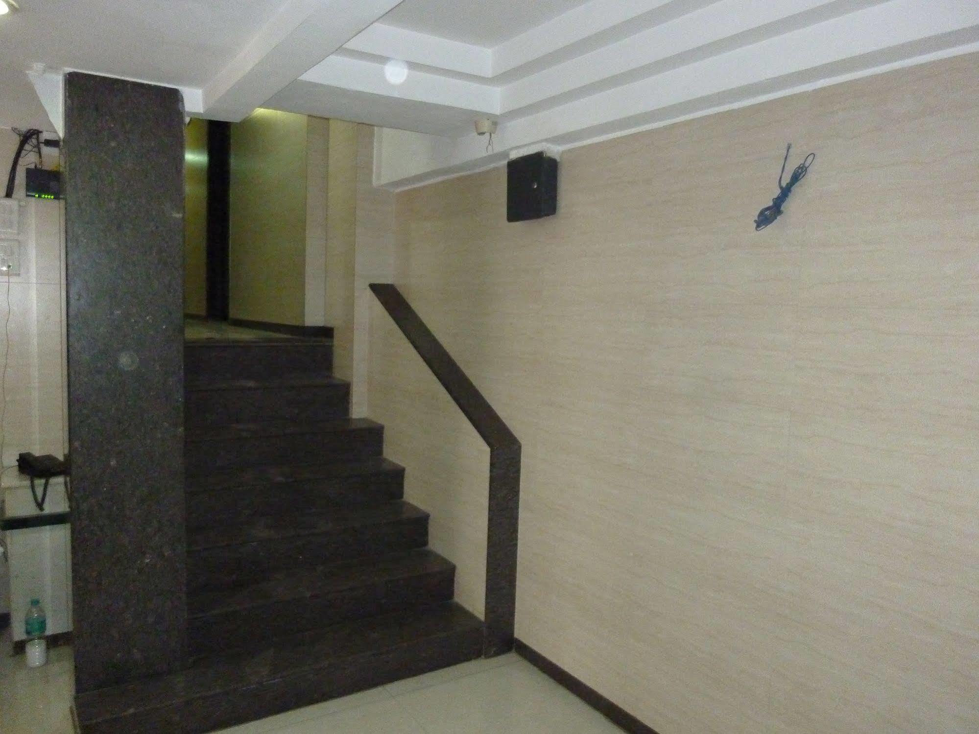 Hotel Regal Palace Mumbai Exterior foto
